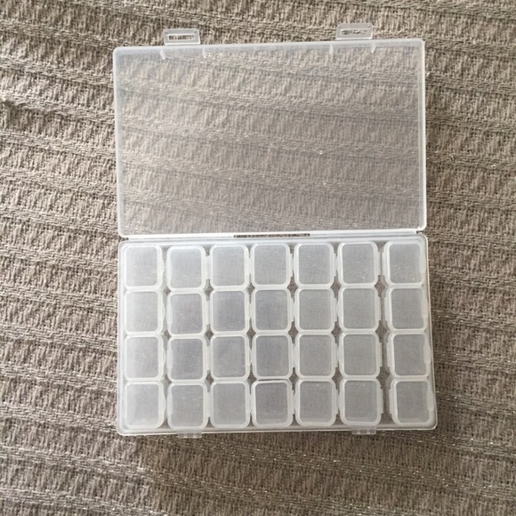 New 28 Slots Storage Box - Picture 4 of 4